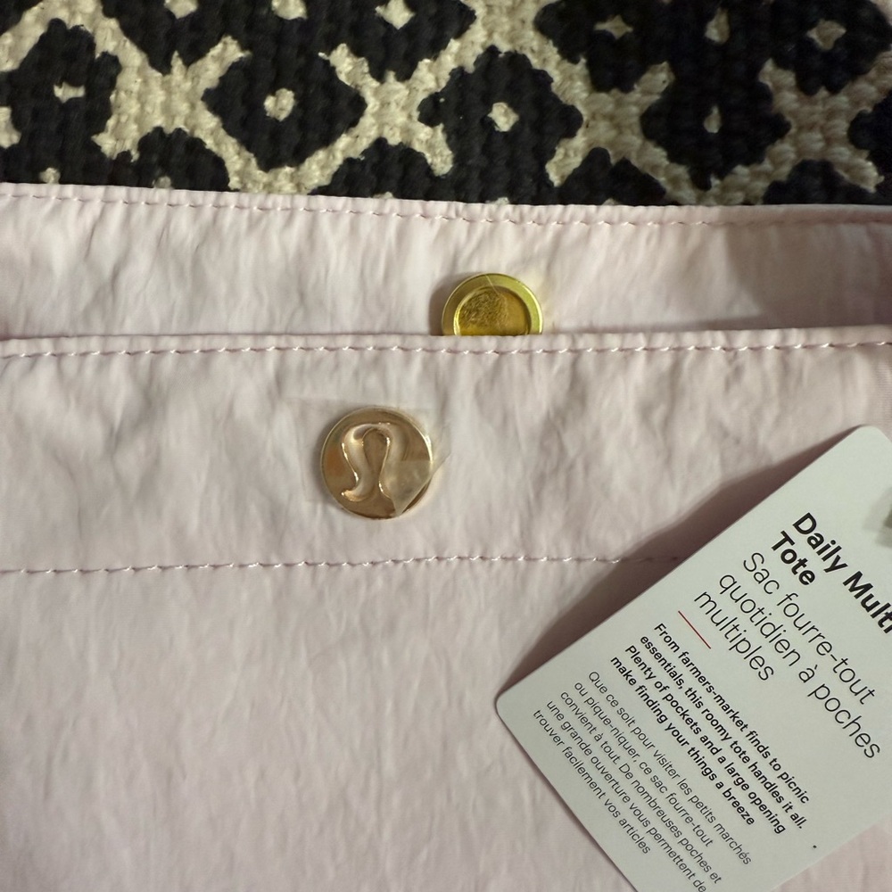 NWT Lululemon Daily Multi-Pocket Tote Bag 20L Blissful Pink/Pink Frosting - Picture 7 of 11